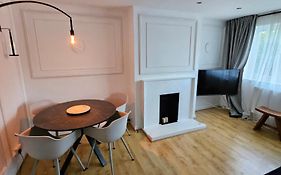 Wembley, Cosy 2 Bed Apa, Next To The Park